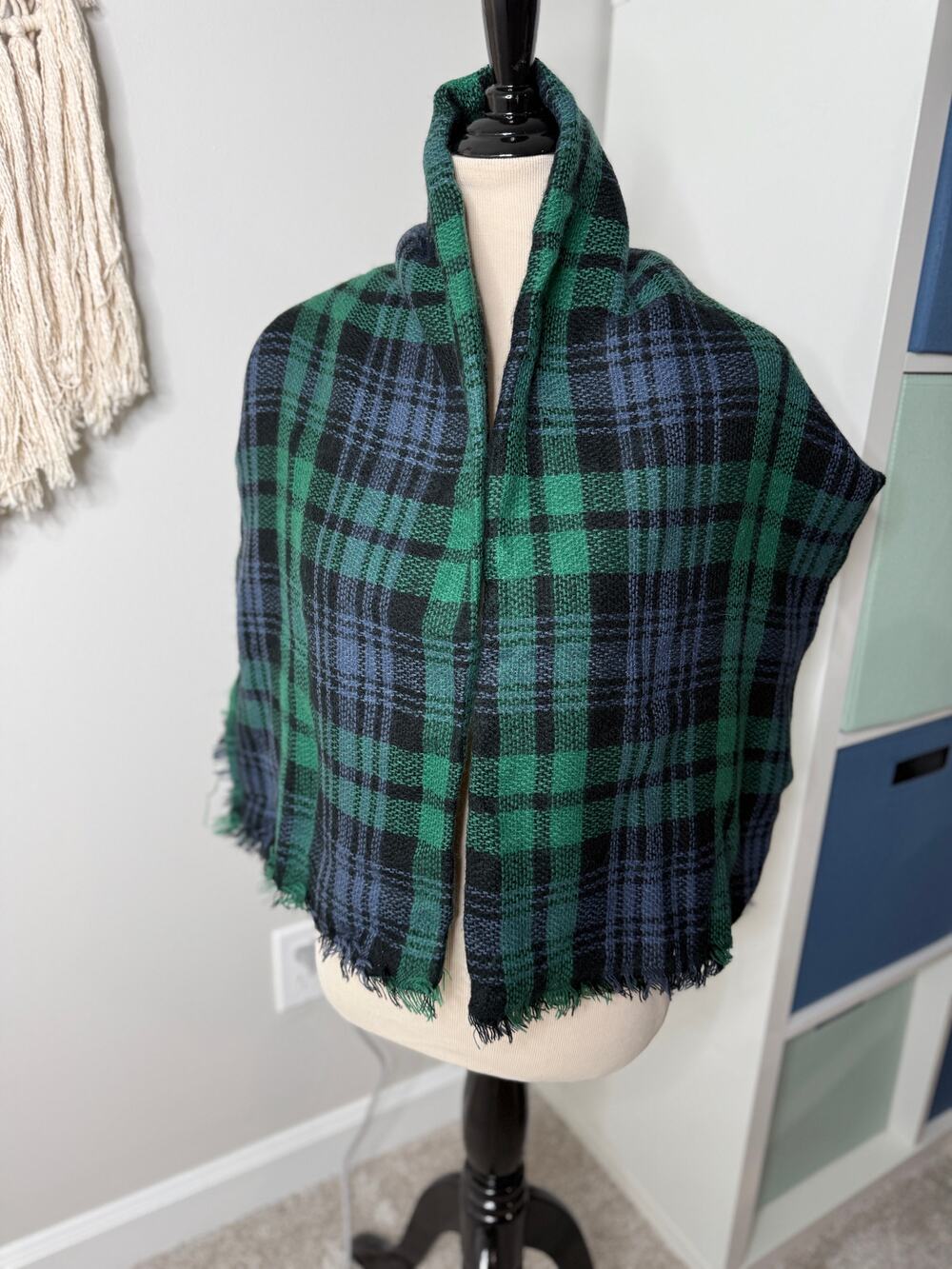 Women's Green Blue Classic Holiday Tartan Plaid Holiday Blanket Scarf Wrap